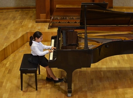 Музыкальная школа "Luiza-V Music School".