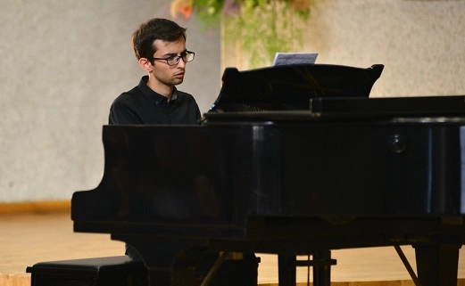 Музыкальная школа "Luiza-V Music School".