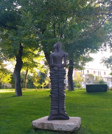 Парк влюбленных в Ереване.