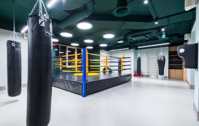 Фитнес-клуб "FIJI SPORT CLUB".
