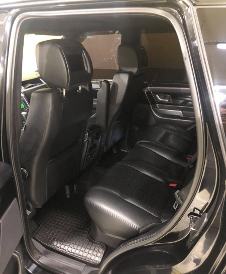 Автомастерская/магазин автозапчастей "Hella G-Service".