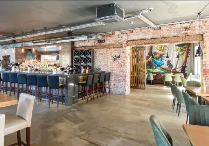Русский бар "Perepel Bar".