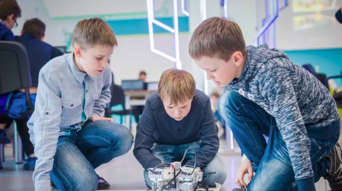 Школа робототехники и программирования для детей "Лига Роботов"