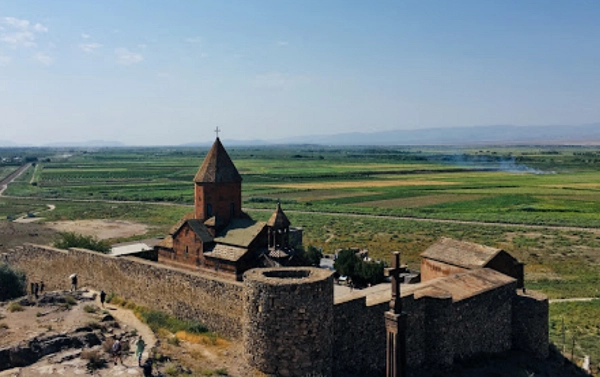 Прокат автомобилей в Ереване «TravelCar».