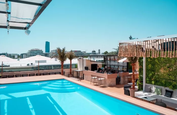 Skyfall - Rooftop Pool & Lounge