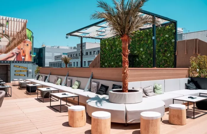 Skyfall - Rooftop Pool & Lounge