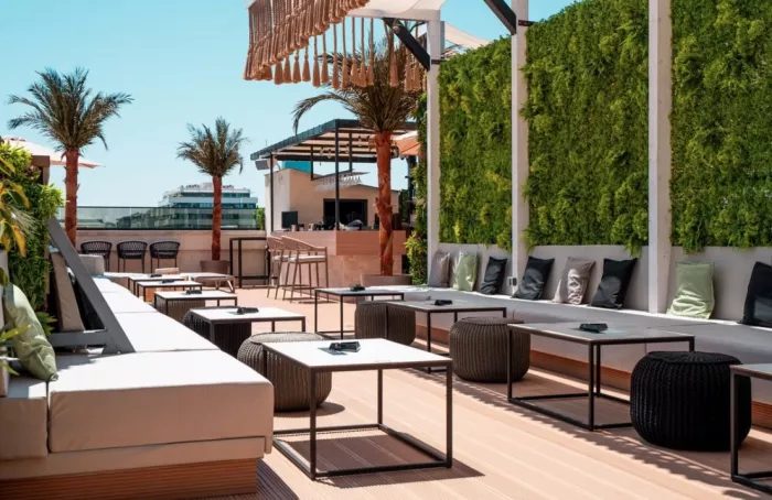 Skyfall - Rooftop Pool & Lounge