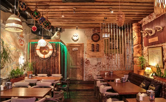 Карибский паб "Black hat bar".