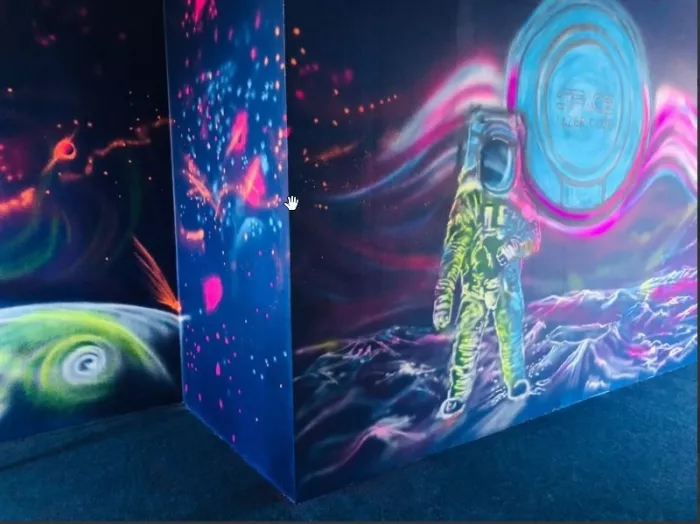 Лазерный клуб "Space".