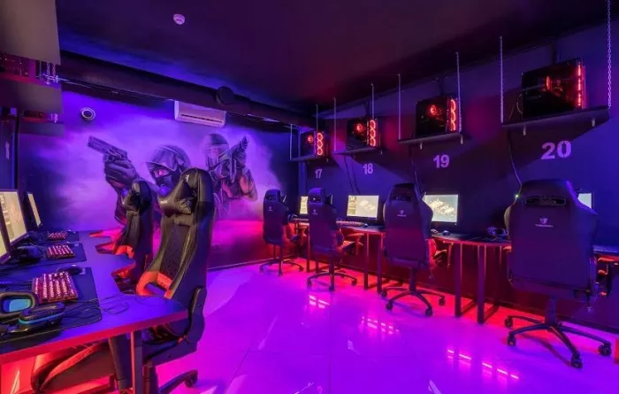 Компьютерный клуб "CyberX".