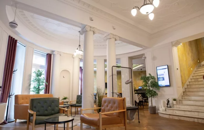 Public House Hotel