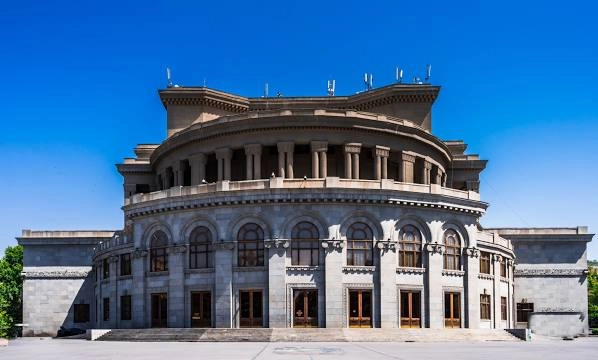Театр оперы и балета имени А. А. Спендиарова.