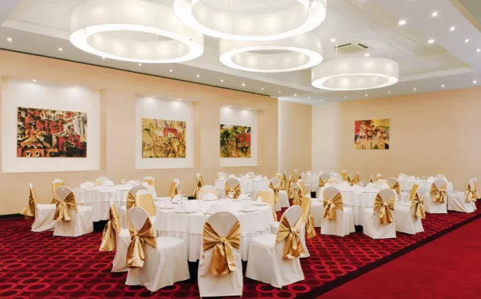 Гостиница 4* "Holiday Inn Moscow Lesnaya".
