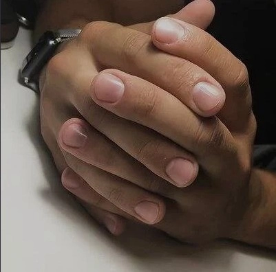 Студия маникюра "ALMA nail zone".