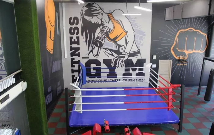 Фитнес-клуб "GFITNESS".