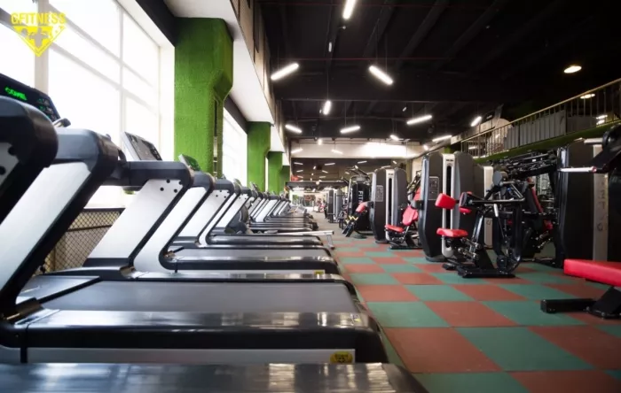 Фитнес-клуб "GFITNESS".