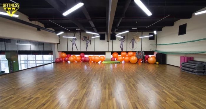 Фитнес-клуб "GFITNESS".