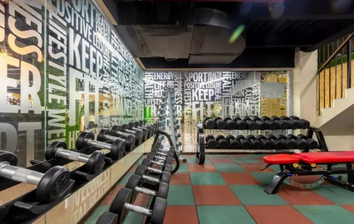 Фитнес-клуб "GFITNESS".