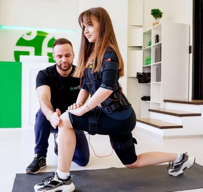 Студия ЭМС-тренировок "JustFit Exclusive Club".