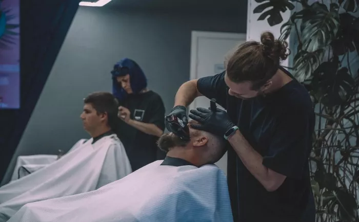 Барбершоп "ROOTS men`s cut".