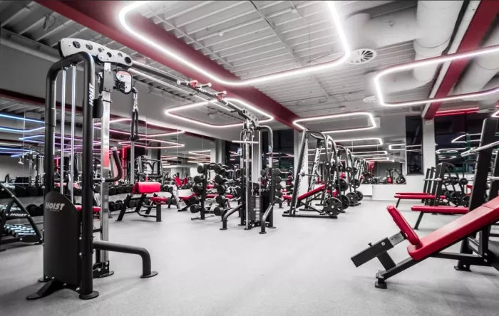 Фитнес-клуб "Powerhouse gym".