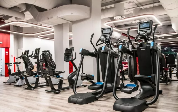 Фитнес-клуб "Powerhouse gym".
