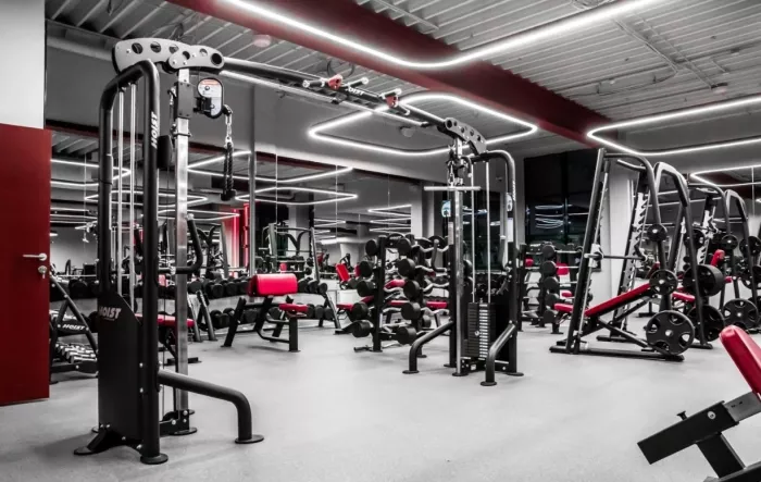 Фитнес-клуб "Powerhouse gym".
