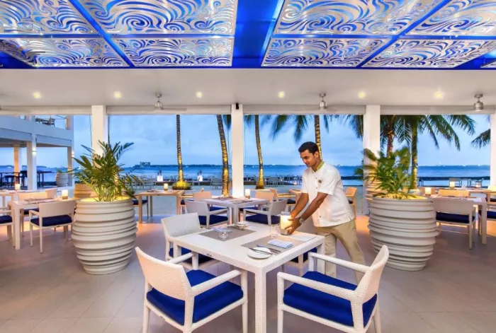 Отель "Курамба Мальдивы" (Hotel "Kurumba Maldives")