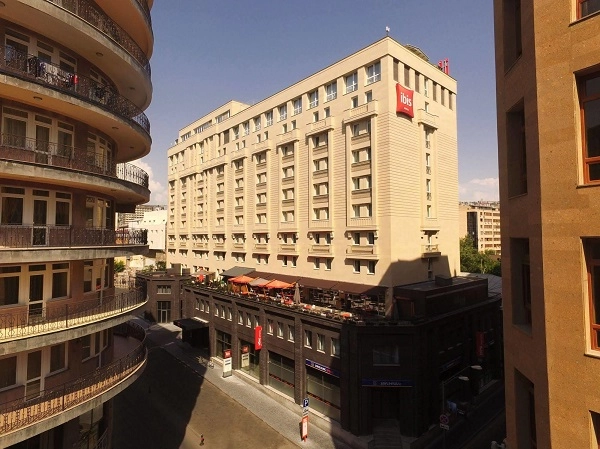 Отель "Ibis Yerevan Center".