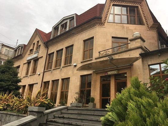 Отель "Deluxe Hotel Yerevan".