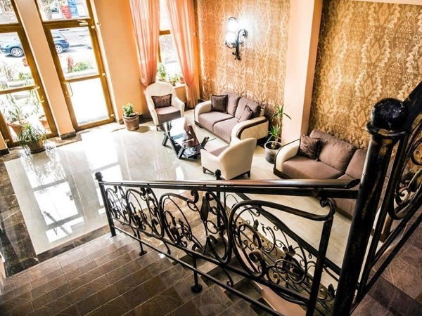Отель "Deluxe Hotel Yerevan".
