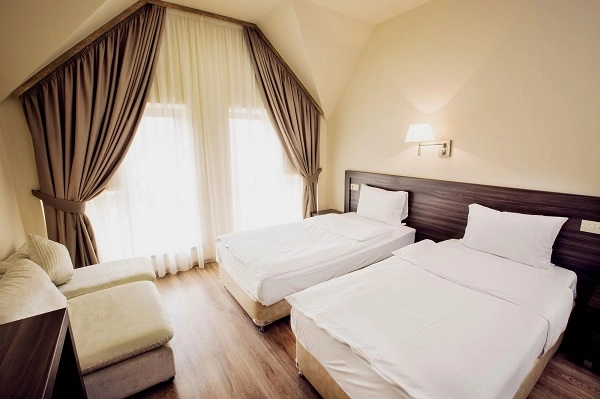 Отель "Deluxe Hotel Yerevan".