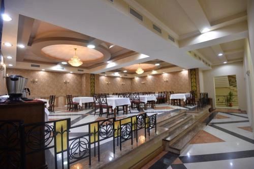 Отель "Deluxe Hotel Yerevan".