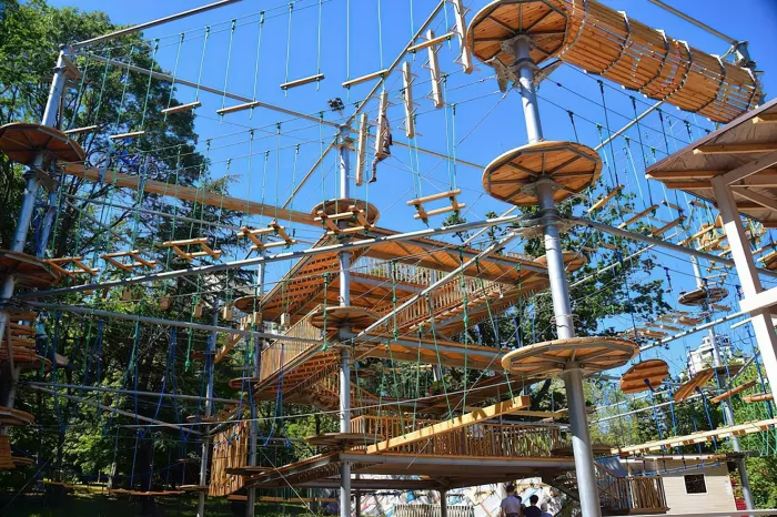 Веревочный парк «Skytown Sochi»