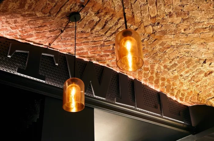 Бар «The Twill Bar»