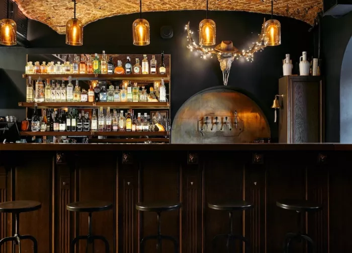Бар «The Twill Bar»