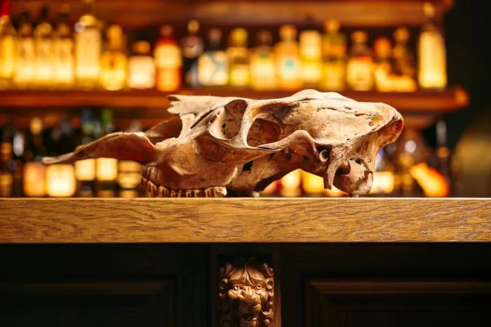 Бар «The Twill Bar»