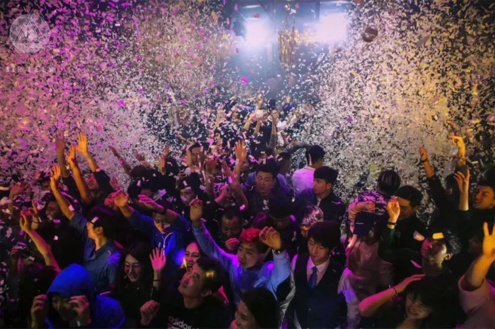 Клуб «CLUB SIR.TEEN»