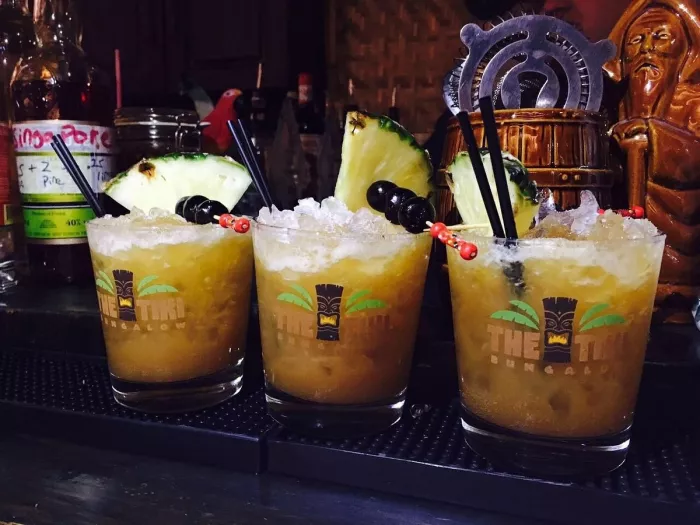 Бар «Bungalow Tiki and Cocktail Bar»