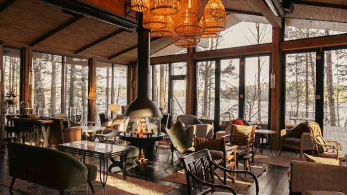 Бар «Roots Bar»