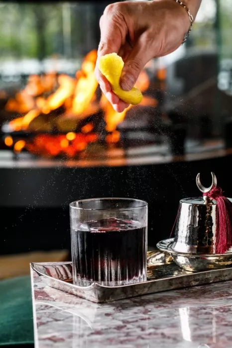 Бар «Roots Bar»