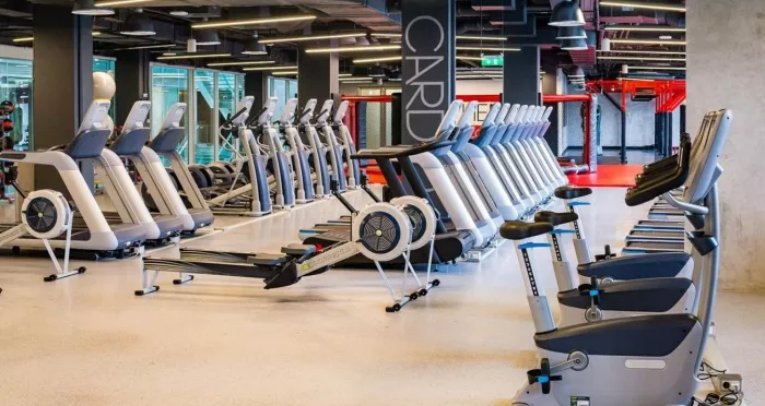 Фитнес-клуб "THE BASE fitness".
