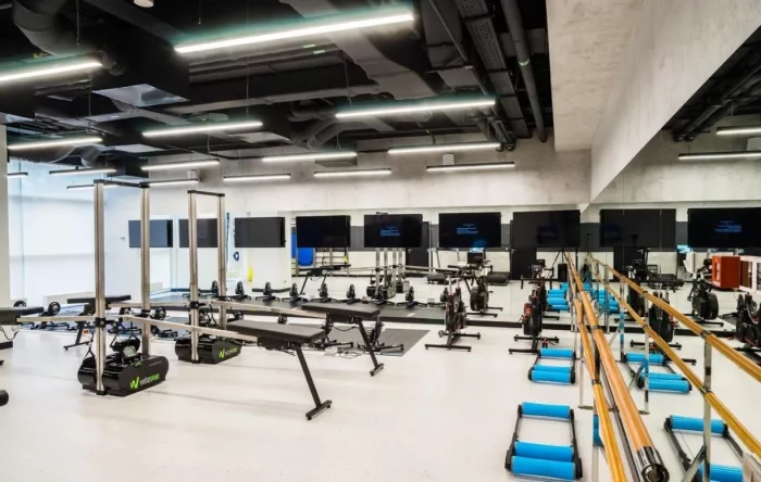 Фитнес-клуб "THE BASE fitness".