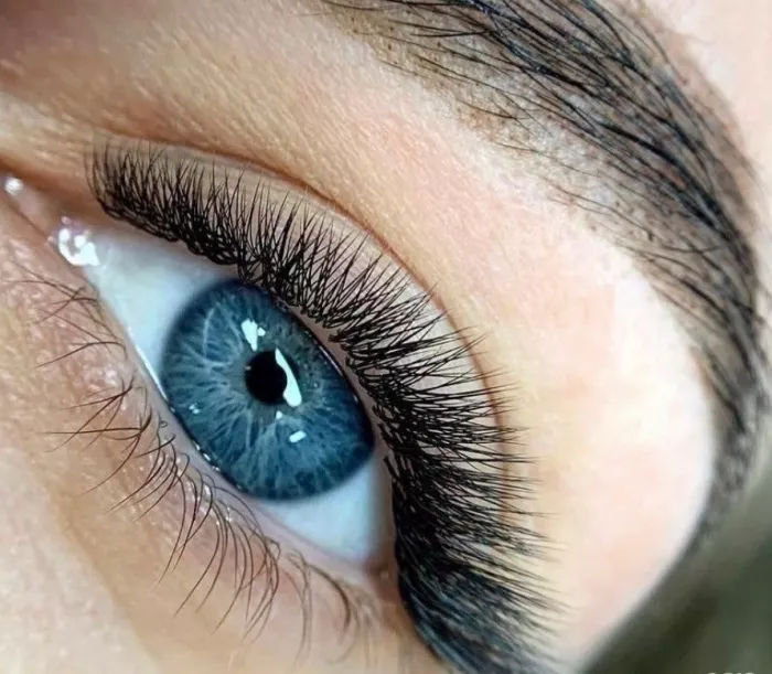 Студия наращивания ресниц "DemiBrow".