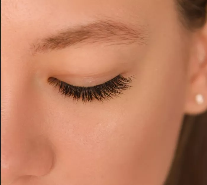 Студия наращивания ресниц "DemiBrow".