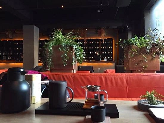 Бар «LONG JING - Modern Tea House & Cockteal Lounge»