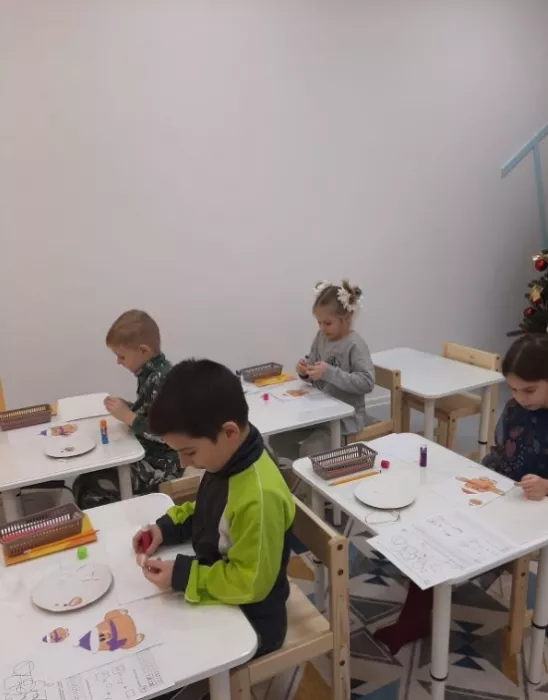 Детский центр "BEE SMART".