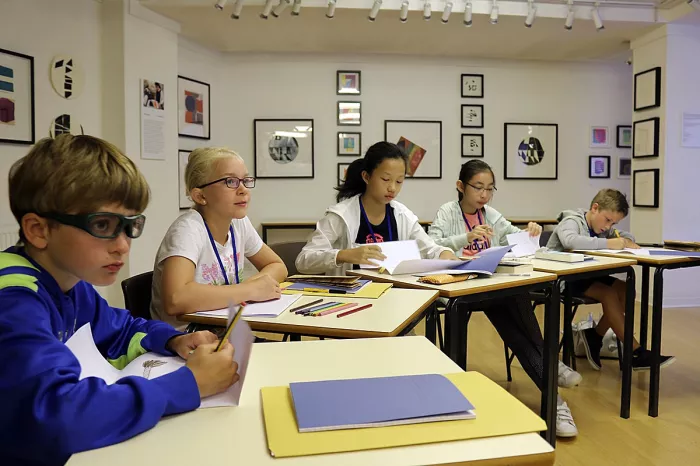 Языковая школа «English First Education Beijing»