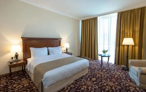 "Ani grand hotel" - отель в Ереване.