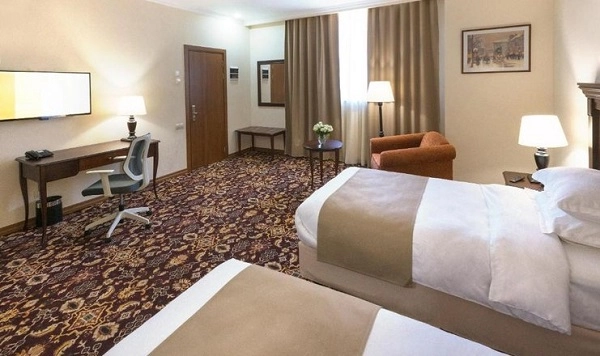 "Ani grand hotel" - отель в Ереване.